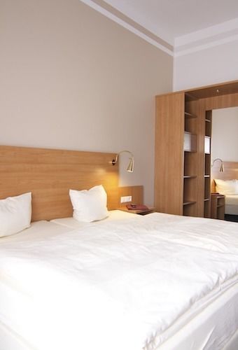 Tiek Superior Hotel 3*